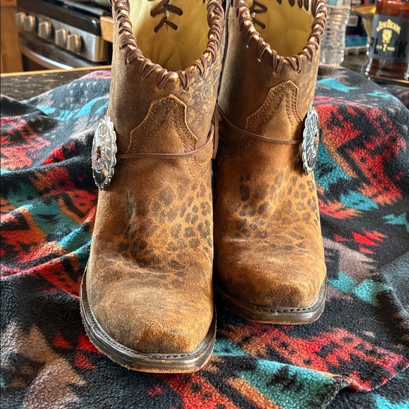 Corral Brown Ankle Boots with Silver Accent - Picture 3 of 7